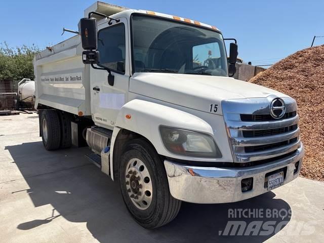 Hino  Tippbilar