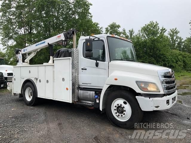 Hino 338 Plogbilar