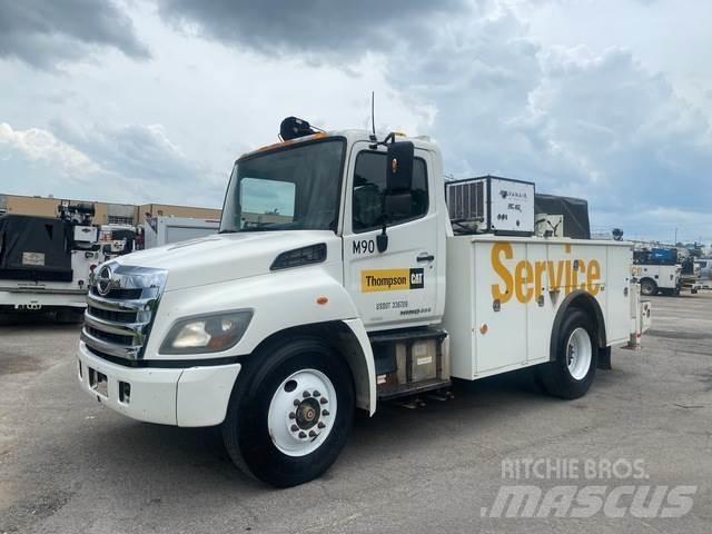 Hino 338 Plogbilar