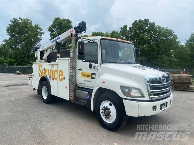 Hino 338 Plogbilar