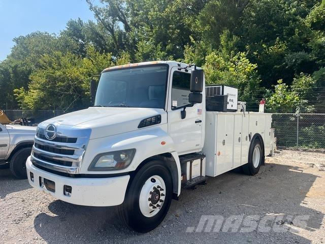 Hino 338 Plogbilar