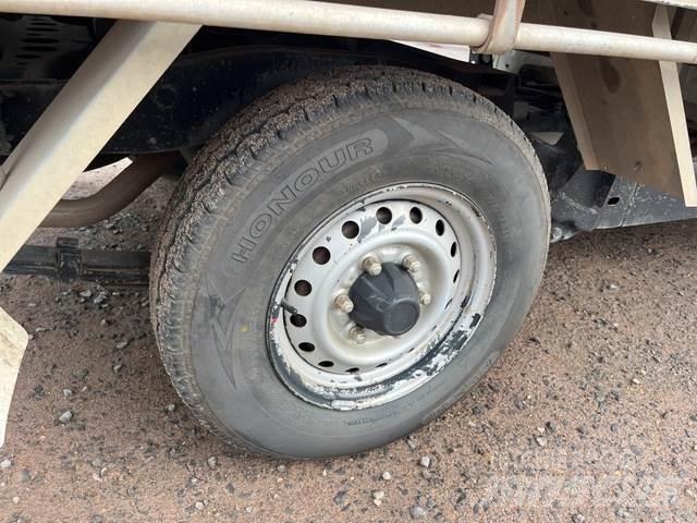 Holden Rodeo Flakbilar/Pickuper
