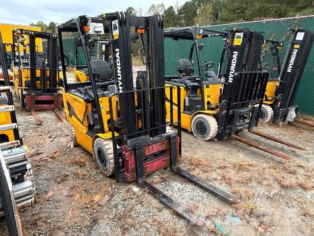 Hyundai 25B-9U Elmotviktstruckar