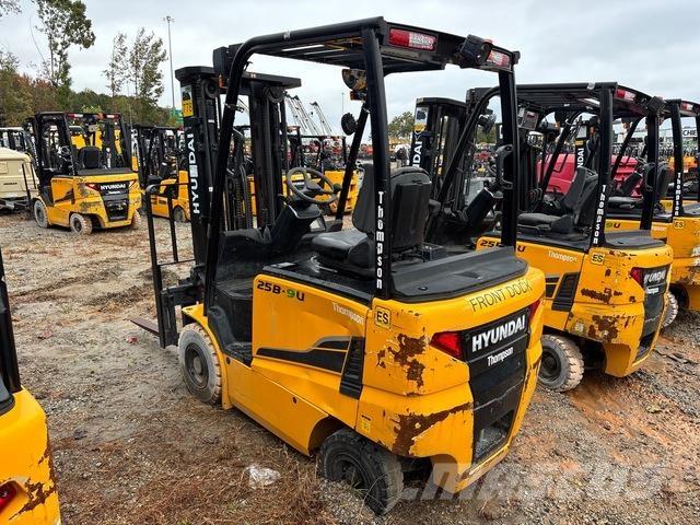 Hyundai 25B-9U Elmotviktstruckar
