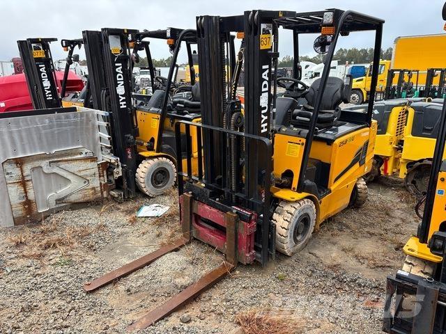 Hyundai 25B-9U Elmotviktstruckar