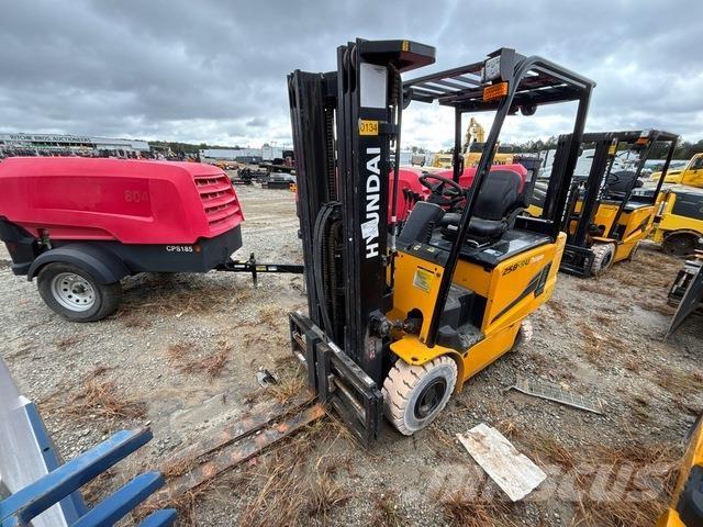 Hyundai 25B-9U Elmotviktstruckar