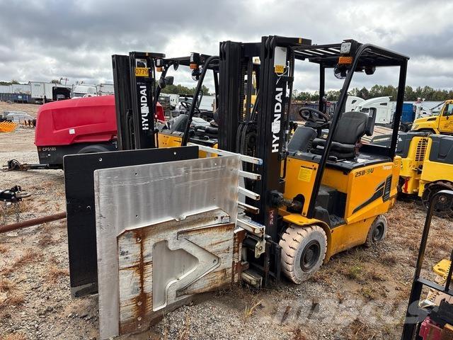 Hyundai 25B-9U Elmotviktstruckar