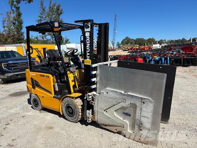 Hyundai 25B-9U Elmotviktstruckar