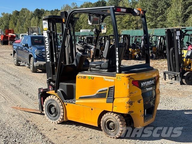 Hyundai 25B-9U Elmotviktstruckar