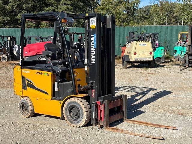 Hyundai 25B-9U Elmotviktstruckar