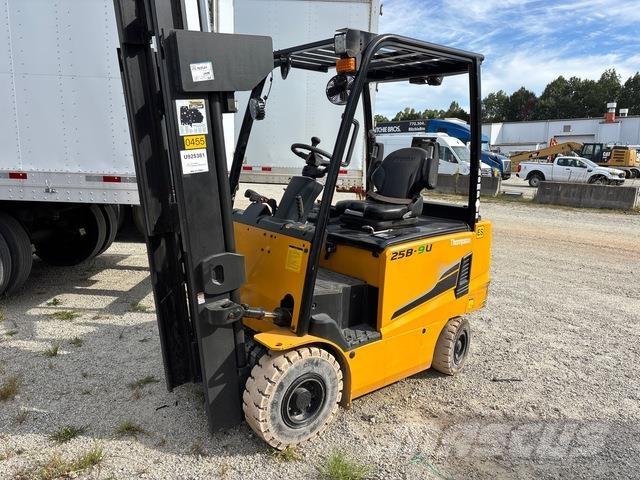 Hyundai 25B-9U Elmotviktstruckar