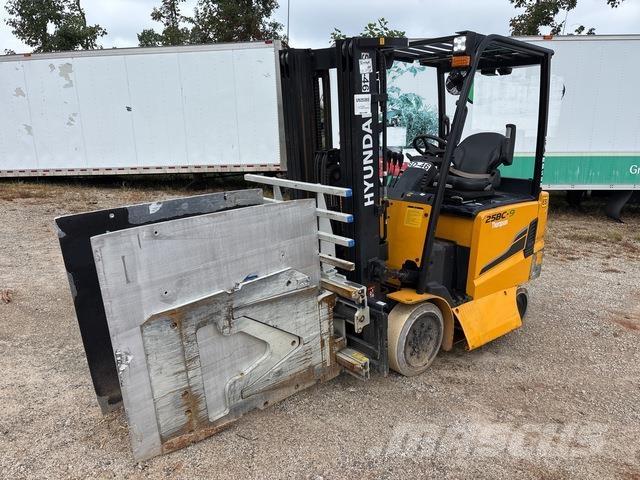 Hyundai 25BC-9 Elmotviktstruckar