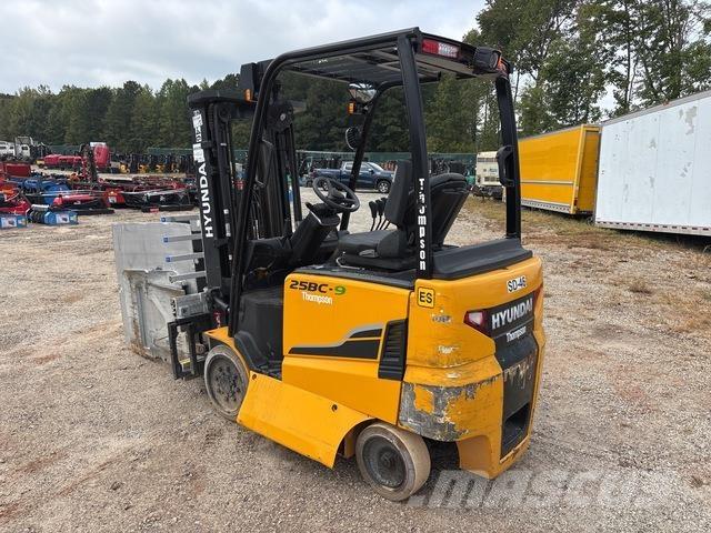 Hyundai 25BC-9 Elmotviktstruckar