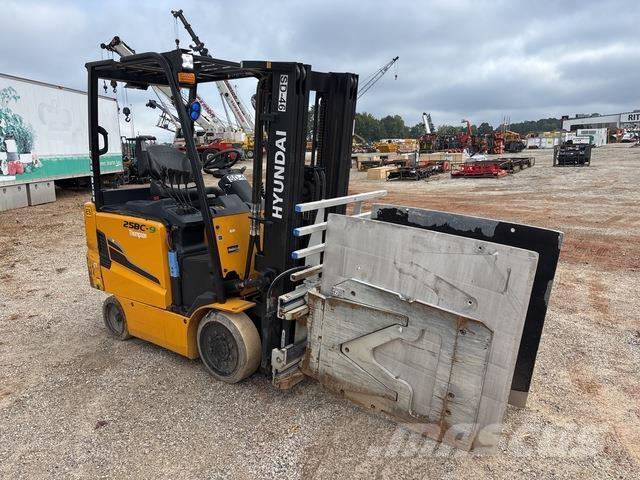 Hyundai 25BC-9 Elmotviktstruckar