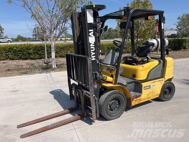 Hyundai 25L-7A Entreprenad - Övrigt