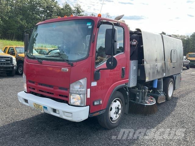 Isuzu NRR Sopmaskiner