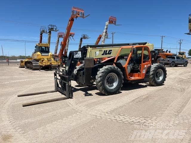 JLG 1043 Teleskoplastare