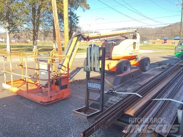 JLG 600 AJ Bomliftar