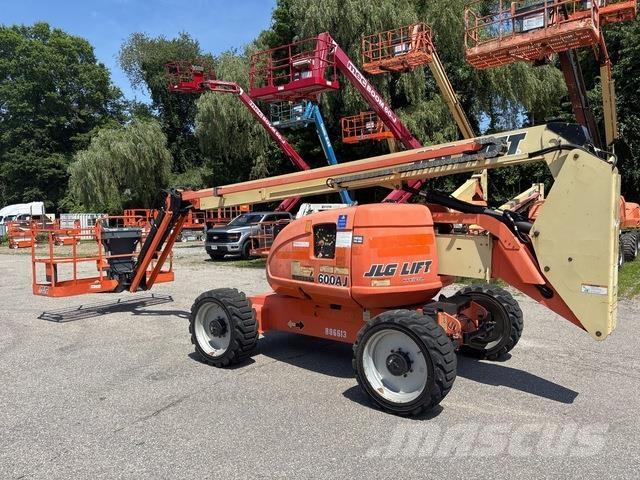 JLG 600AJ Bomliftar
