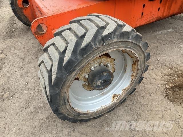 JLG 600AJ Bomliftar