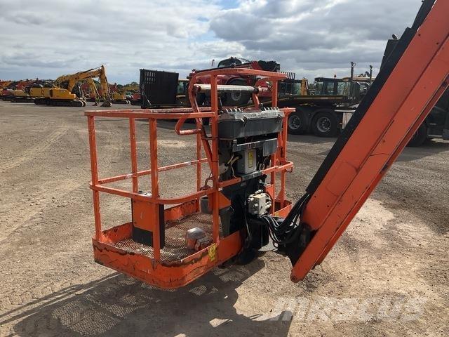 JLG 600AJ Bomliftar