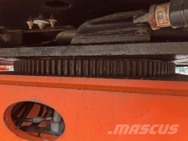 JLG 600AJ Bomliftar