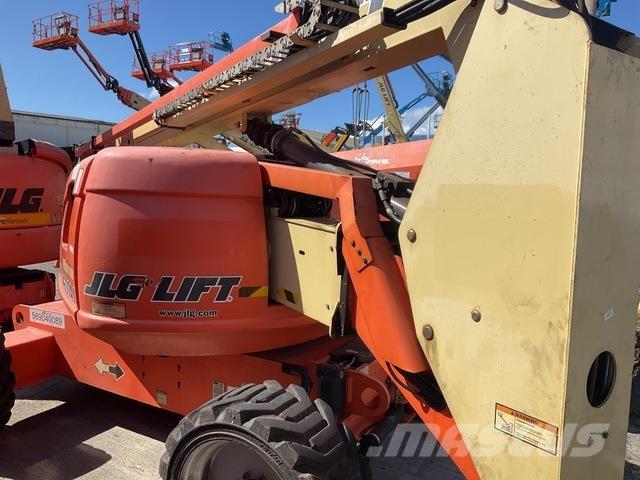 JLG 600AJ Bomliftar