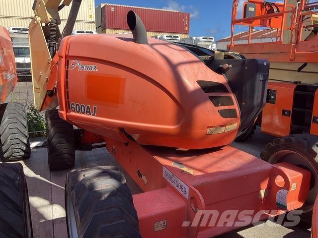 JLG 600AJ Bomliftar