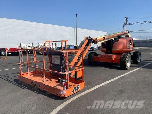 JLG 600AJ Bomliftar