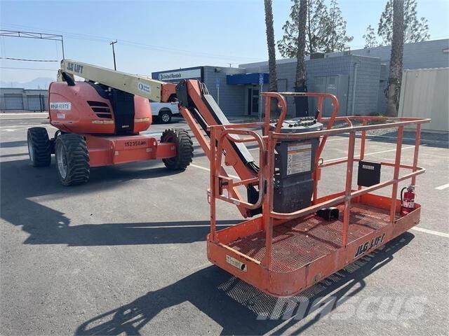 JLG 600AJ Bomliftar