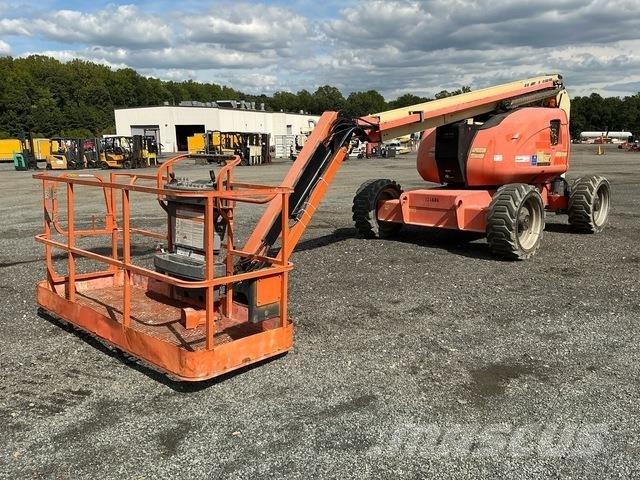 JLG 600AJ Bomliftar