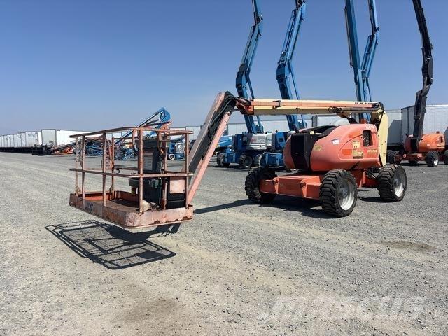 JLG 600AJ Bomliftar