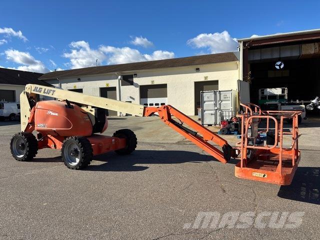 JLG 600AJ Bomliftar