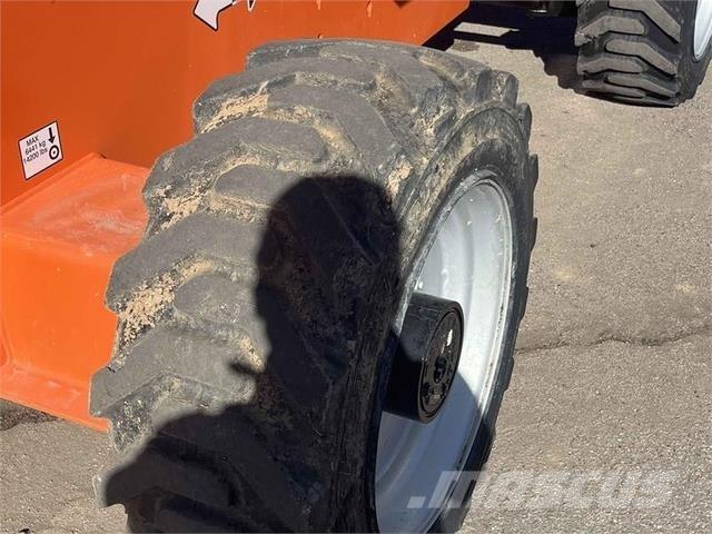 JLG 660SJ Teleskop bomliftar