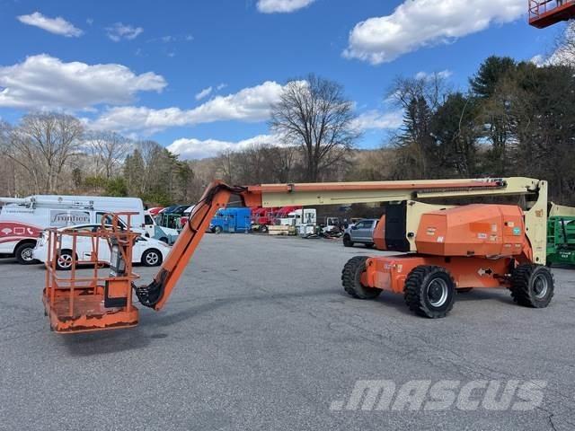 JLG 800 AJ Bomliftar