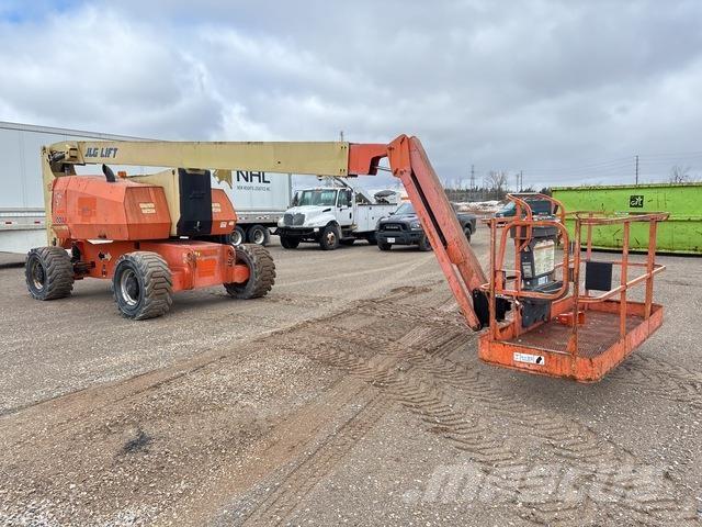 JLG 800 AJ Bomliftar