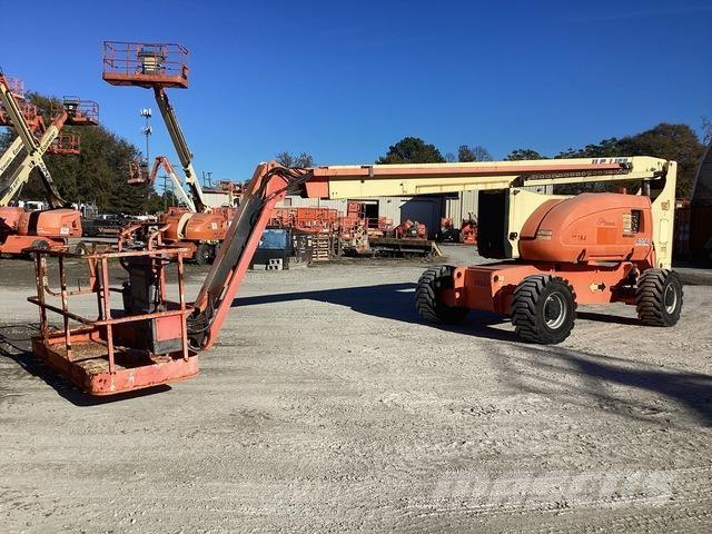 JLG 800 AJ Bomliftar
