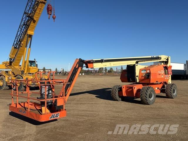 JLG 800 AJ Bomliftar