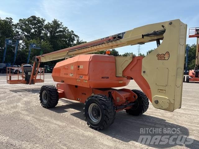 JLG 800AJ Bomliftar