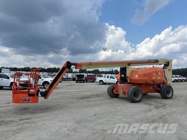 JLG 800AJ Bomliftar