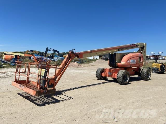 JLG 800AJ Bomliftar
