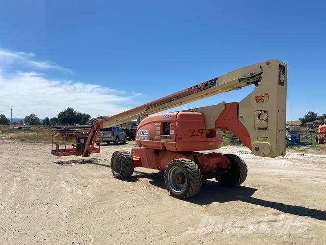 JLG 800AJ Bomliftar