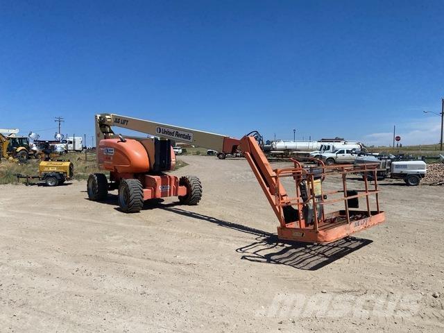 JLG 800AJ Bomliftar