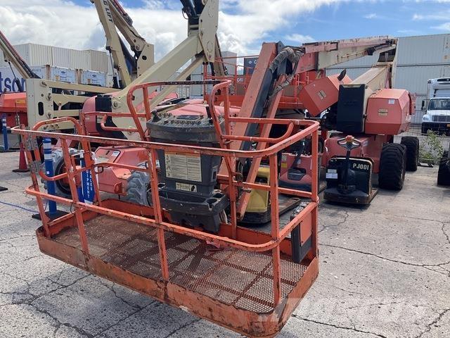 JLG 800AJ Bomliftar