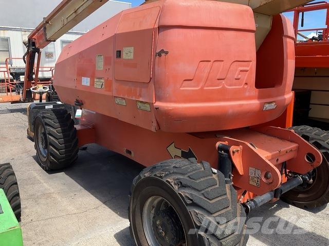 JLG 800AJ Bomliftar