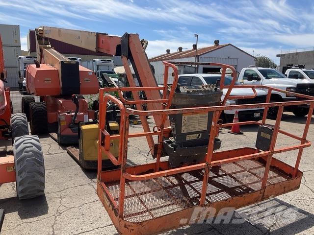 JLG 800AJ Bomliftar