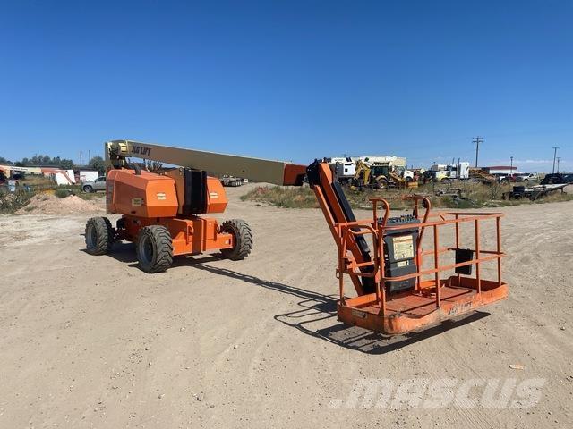 JLG 800AJ Bomliftar