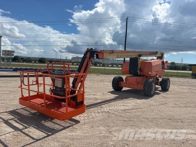 JLG 800AJ Bomliftar