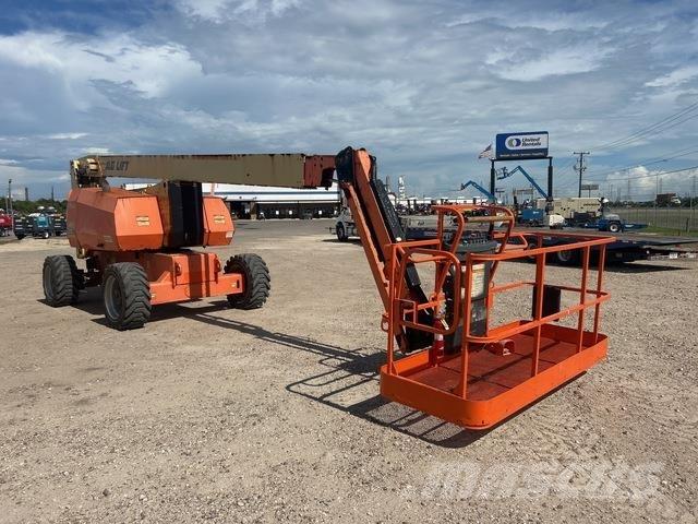 JLG 800AJ Bomliftar