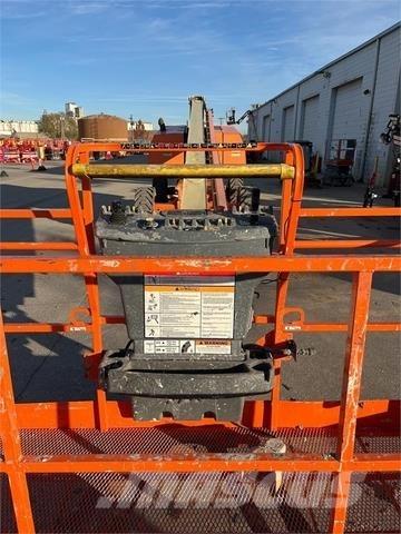 JLG 800S Teleskop bomliftar